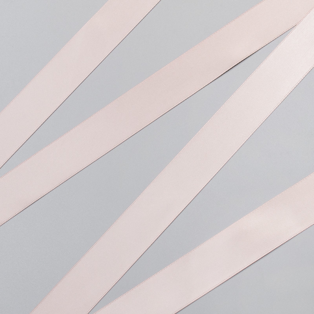 Satin ribbon, 25 mm, silver peony (lauma 168) Corseteria (011757) Satin ribbon, 25 mm, silver peony (lauma 168) Corseteria (011757)